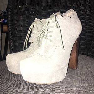 Betsey Johnson Serenn leather platform bootie sz 9